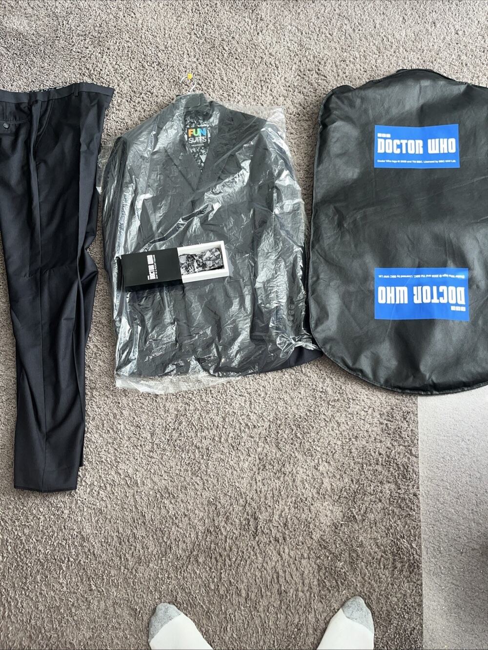 Dr Who Costume Think Outside Of The Box With This Fun Suite